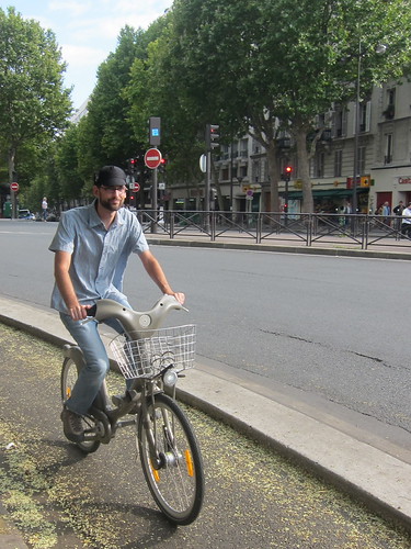 Riding the Vélib